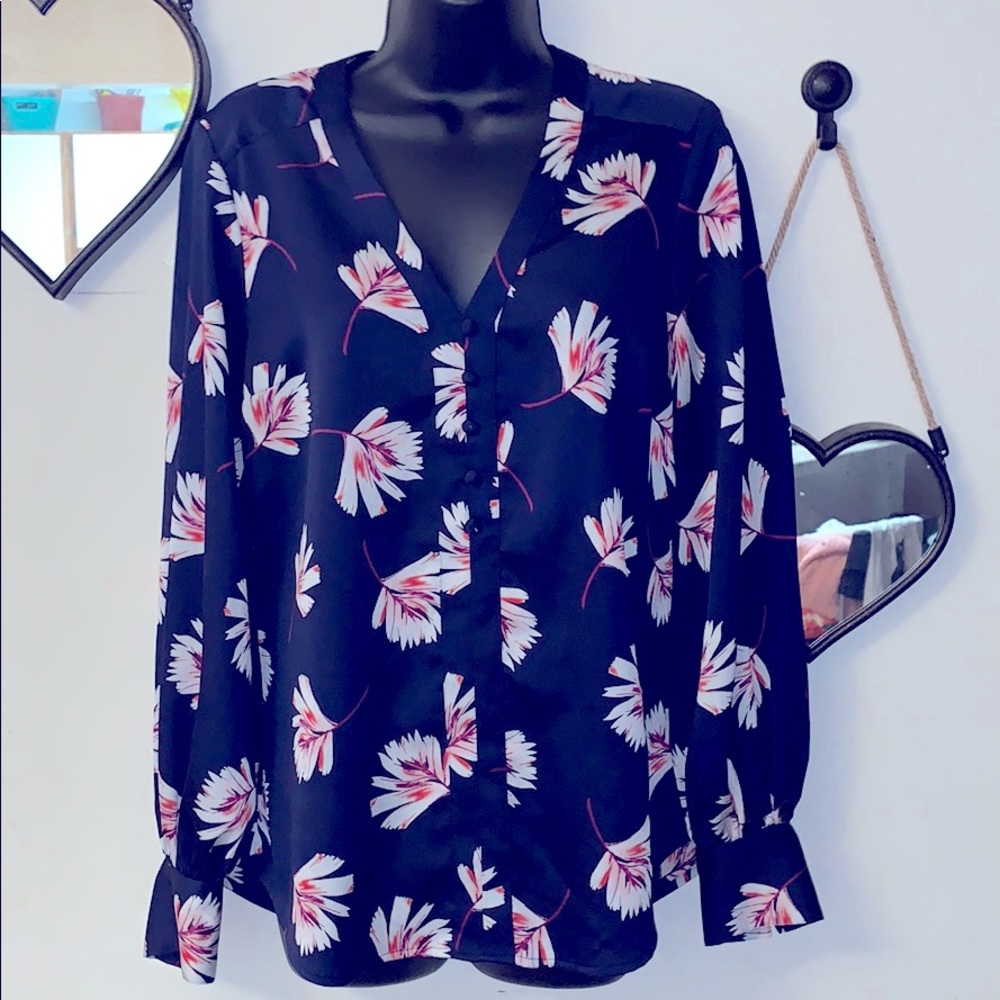 Express blue floral top size medium